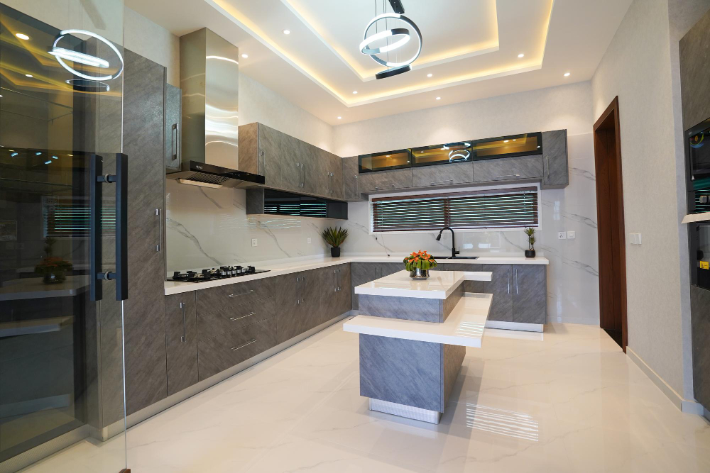 Open Shelving vs. Closed Cabinets: Know the Pros and Cons for Kitchen ...