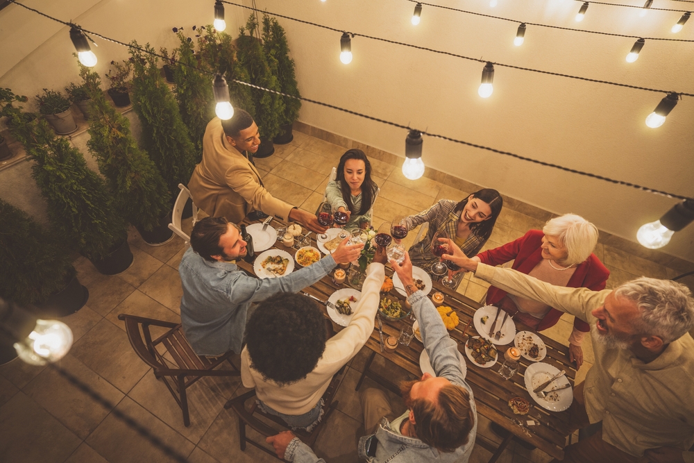 Enjoy The Amazing Family Dinner At Home With The Exquisite Decor Ideas